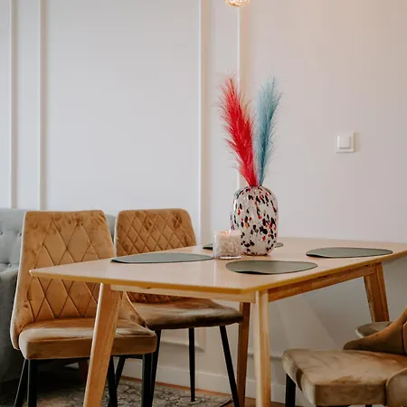 Pobookowane Wilcza Old Town アパート