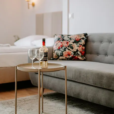 Apartment Pobookowane Wilcza Old Town *