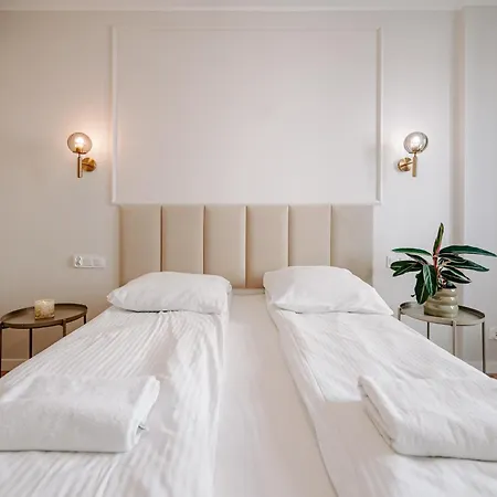 Apartment Pobookowane Wilcza Old Town *